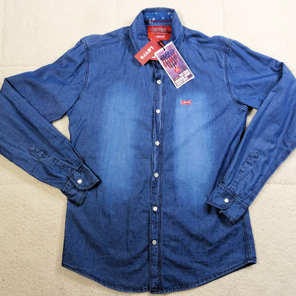 NWT Western Levis Pearl Snap Faded Blue L/S Medium